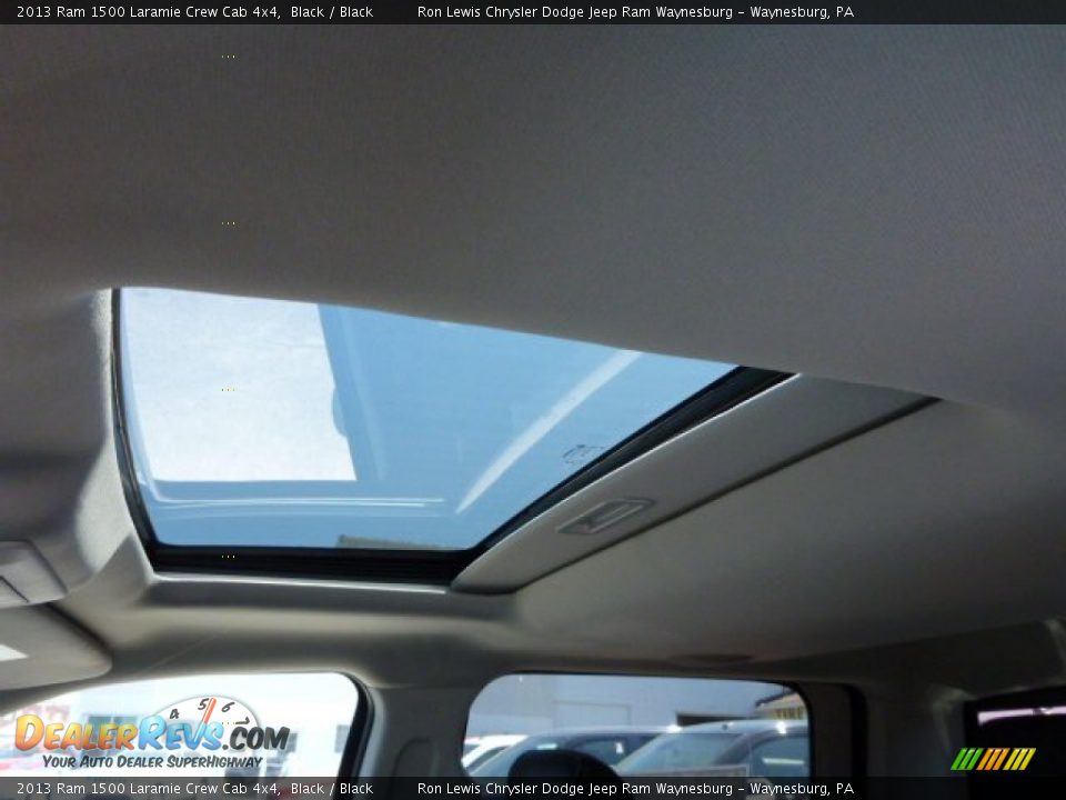 2013 Ram 1500 Laramie Crew Cab 4x4 Black / Black Photo #16