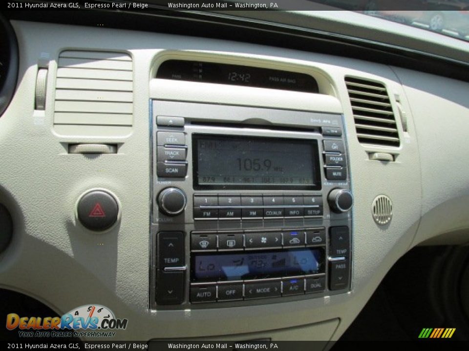 Controls of 2011 Hyundai Azera GLS Photo #14