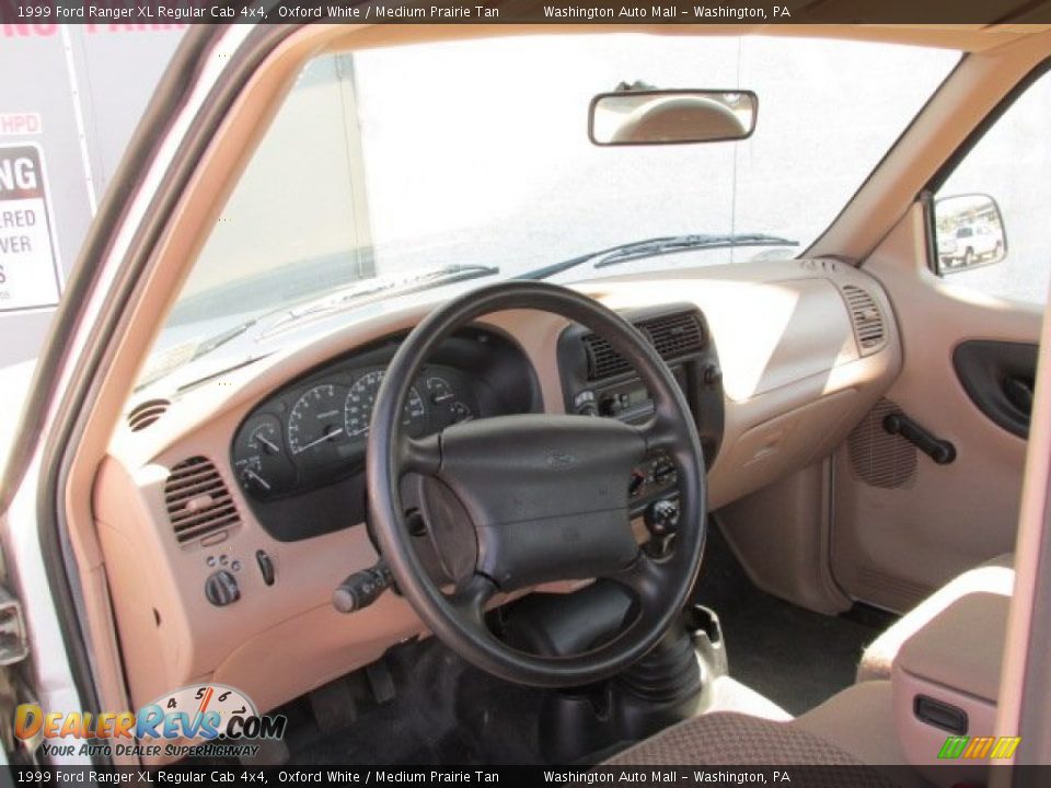 Dashboard of 1999 Ford Ranger XL Regular Cab 4x4 Photo #10