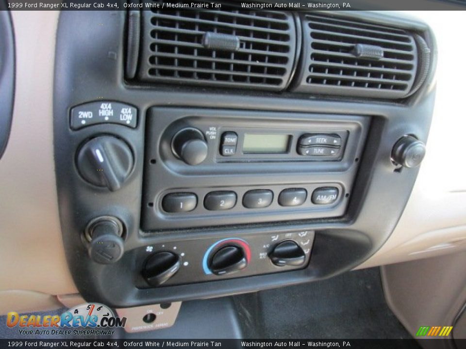 Controls of 1999 Ford Ranger XL Regular Cab 4x4 Photo #13