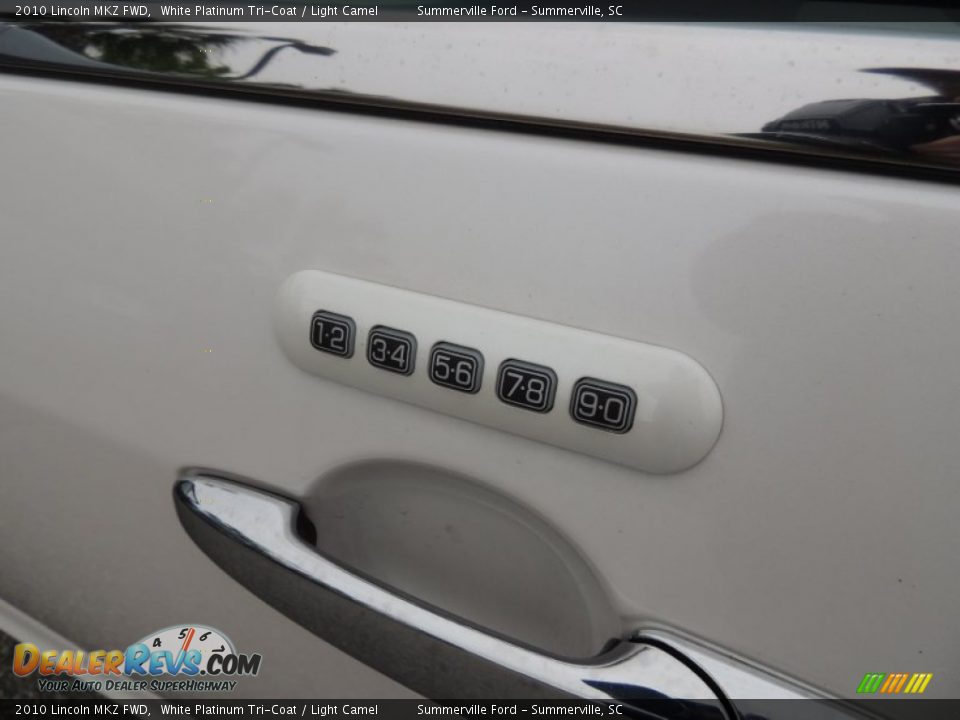 2010 Lincoln MKZ FWD White Platinum Tri-Coat / Light Camel Photo #3
