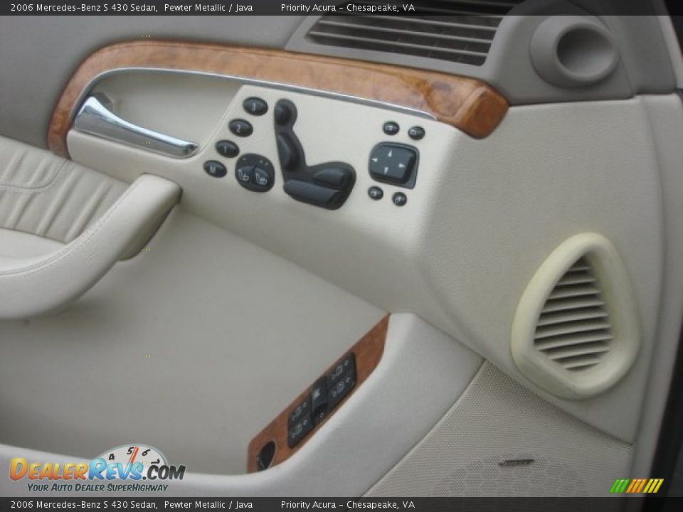 Controls of 2006 Mercedes-Benz S 430 Sedan Photo #20