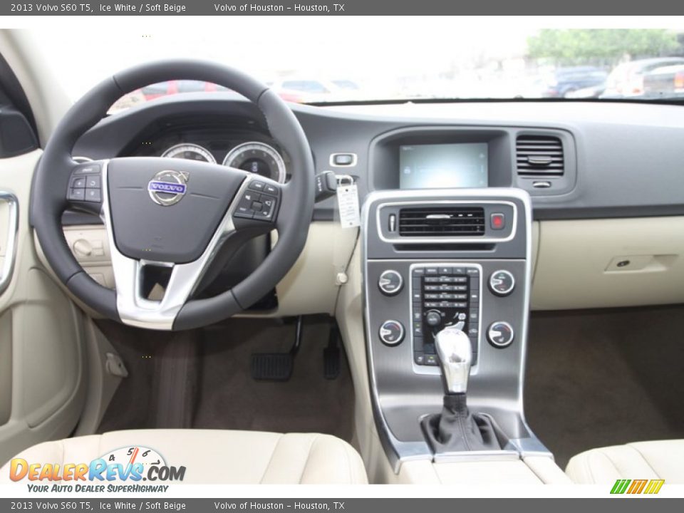 Dashboard of 2013 Volvo S60 T5 Photo #16