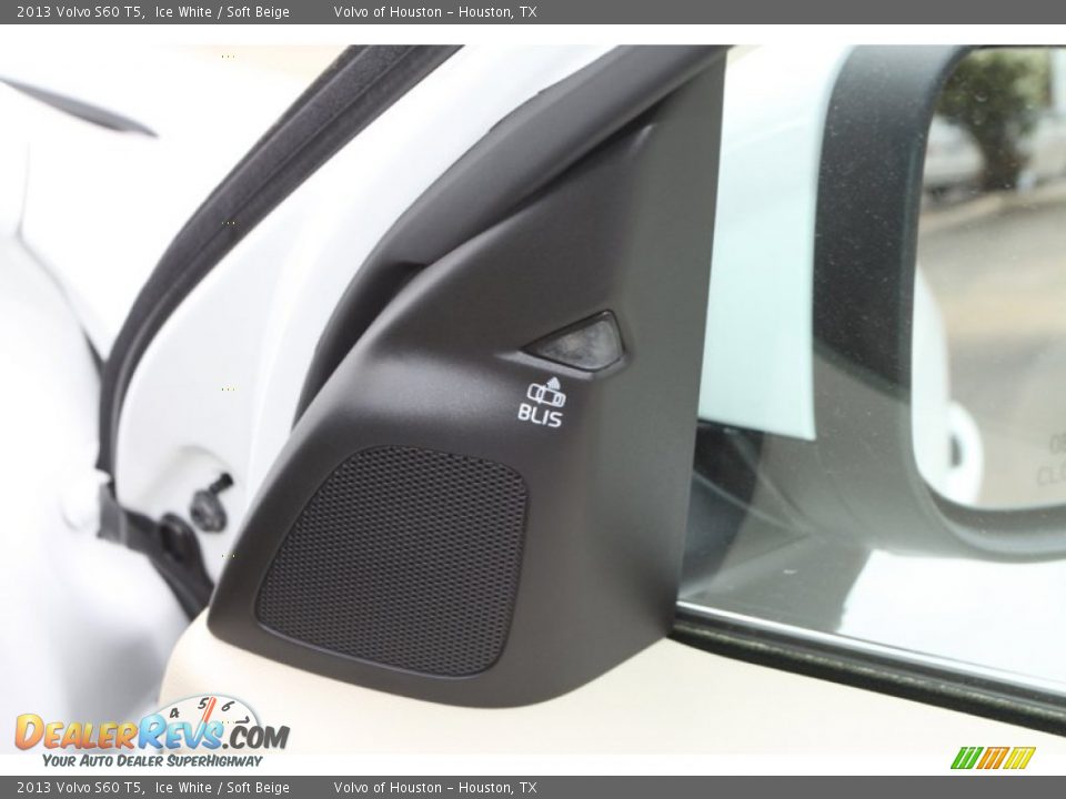 2013 Volvo S60 T5 Ice White / Soft Beige Photo #23