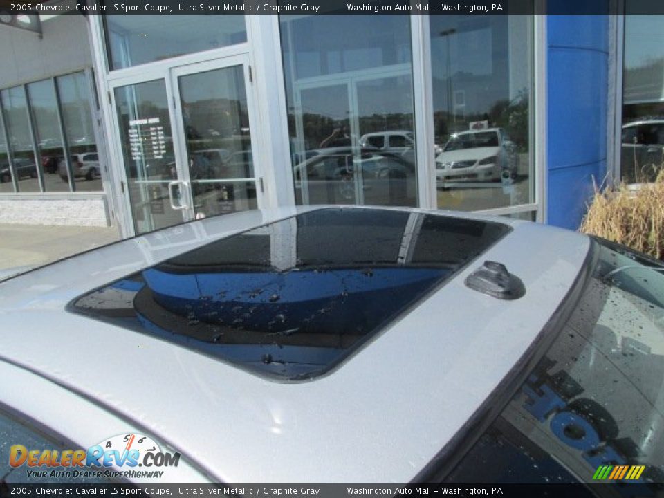 2005 Chevrolet Cavalier LS Sport Coupe Ultra Silver Metallic / Graphite Gray Photo #3