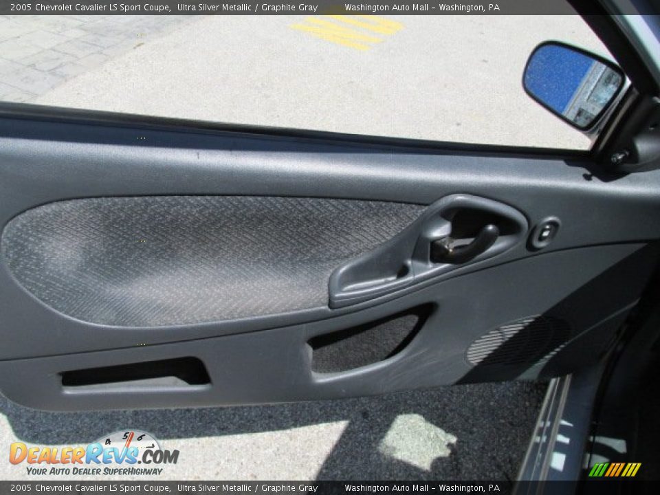 2005 Chevrolet Cavalier LS Sport Coupe Ultra Silver Metallic / Graphite Gray Photo #15