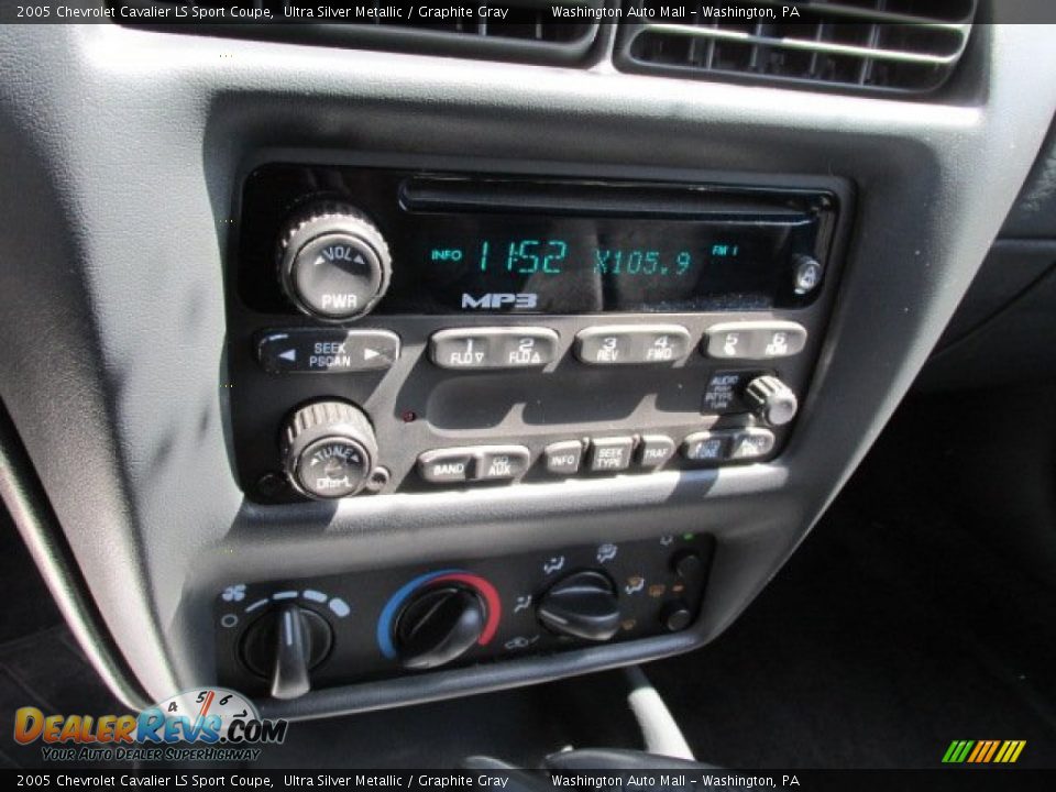 2005 Chevrolet Cavalier LS Sport Coupe Ultra Silver Metallic / Graphite Gray Photo #16