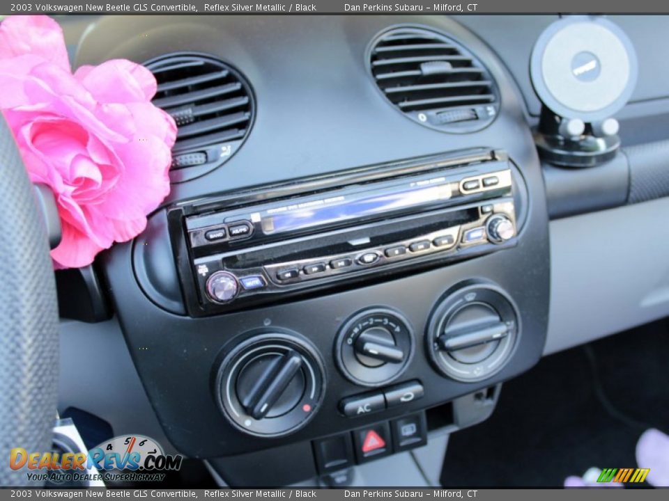 2003 Volkswagen New Beetle GLS Convertible Reflex Silver Metallic / Black Photo #12