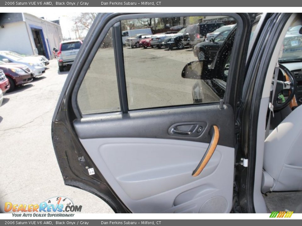 2006 Saturn VUE V6 AWD Black Onyx / Gray Photo #22