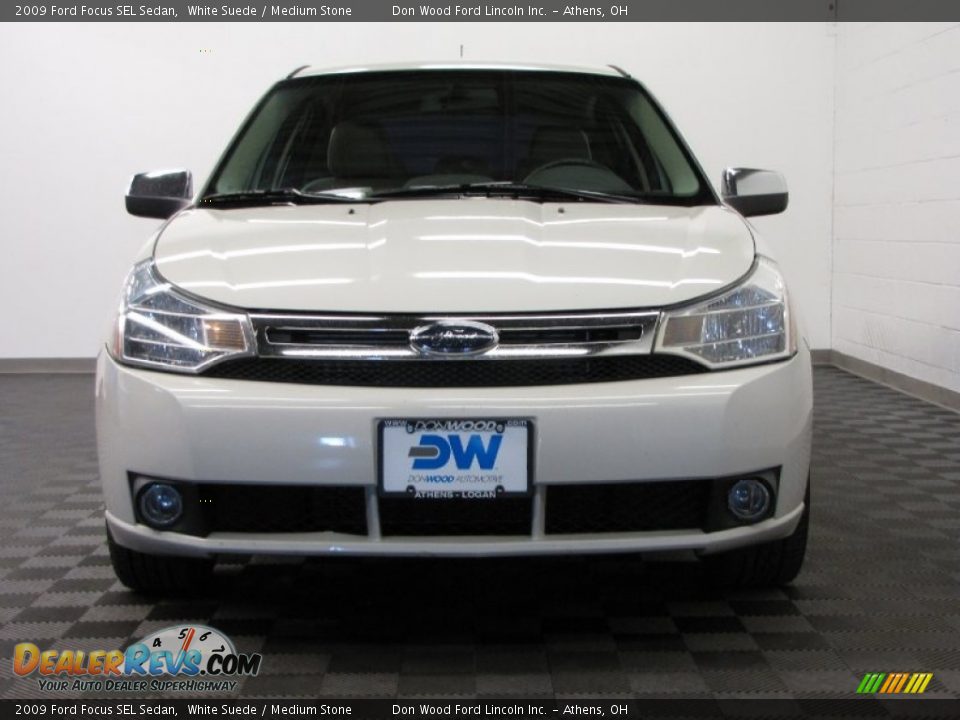 2009 Ford Focus SEL Sedan White Suede / Medium Stone Photo #2