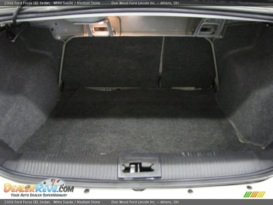 2009 Ford Focus SEL Sedan White Suede / Medium Stone Photo #4
