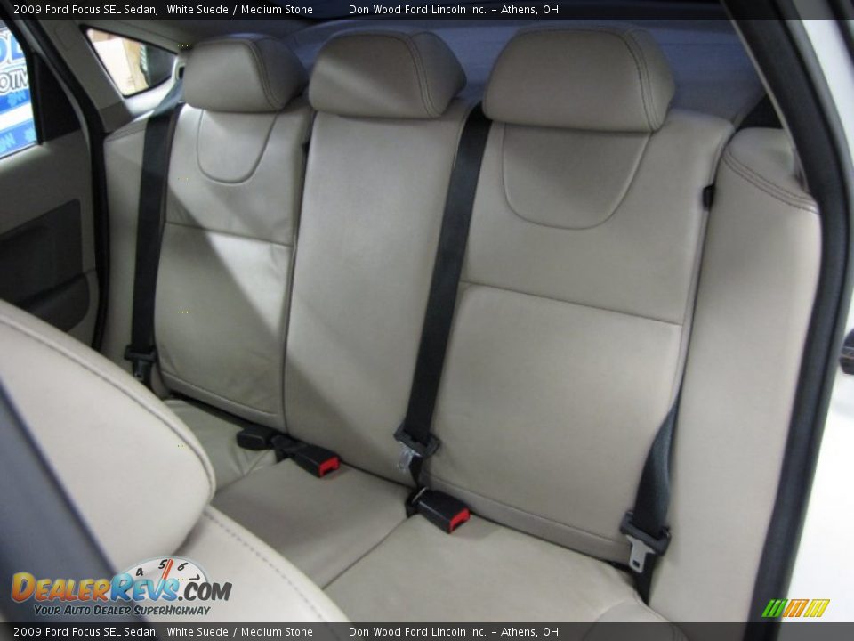 2009 Ford Focus SEL Sedan White Suede / Medium Stone Photo #7
