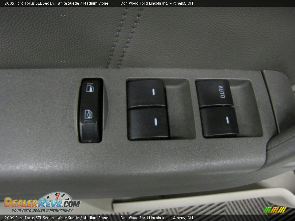 2009 Ford Focus SEL Sedan White Suede / Medium Stone Photo #11