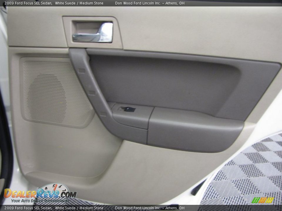 2009 Ford Focus SEL Sedan White Suede / Medium Stone Photo #13