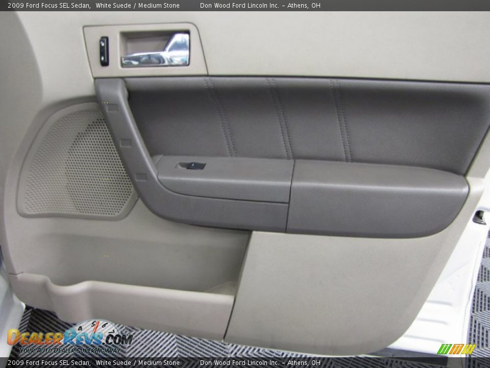 2009 Ford Focus SEL Sedan White Suede / Medium Stone Photo #14