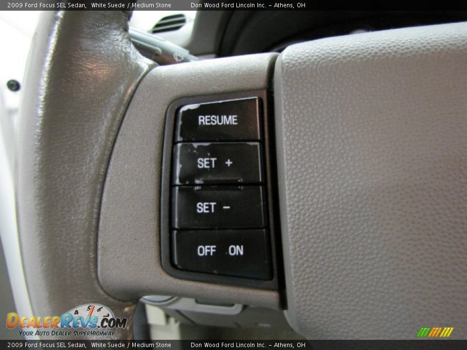 2009 Ford Focus SEL Sedan White Suede / Medium Stone Photo #16