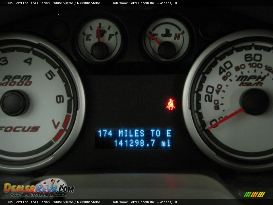 2009 Ford Focus SEL Sedan White Suede / Medium Stone Photo #20
