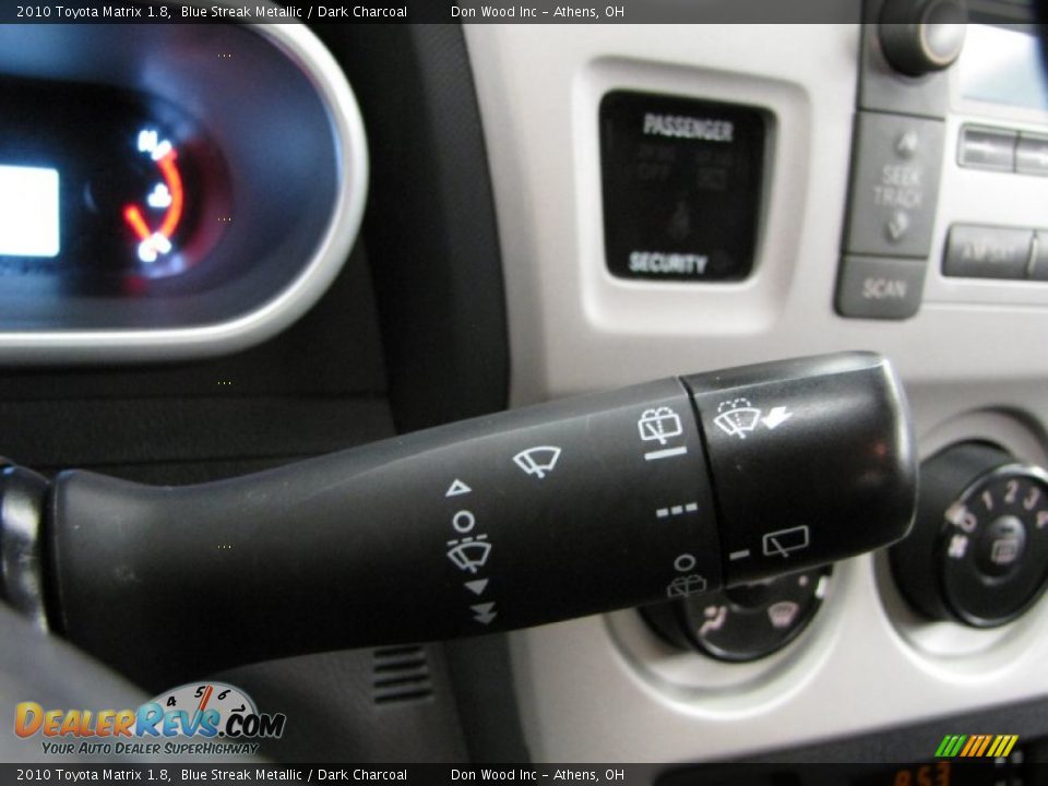 2010 Toyota Matrix 1.8 Blue Streak Metallic / Dark Charcoal Photo #17