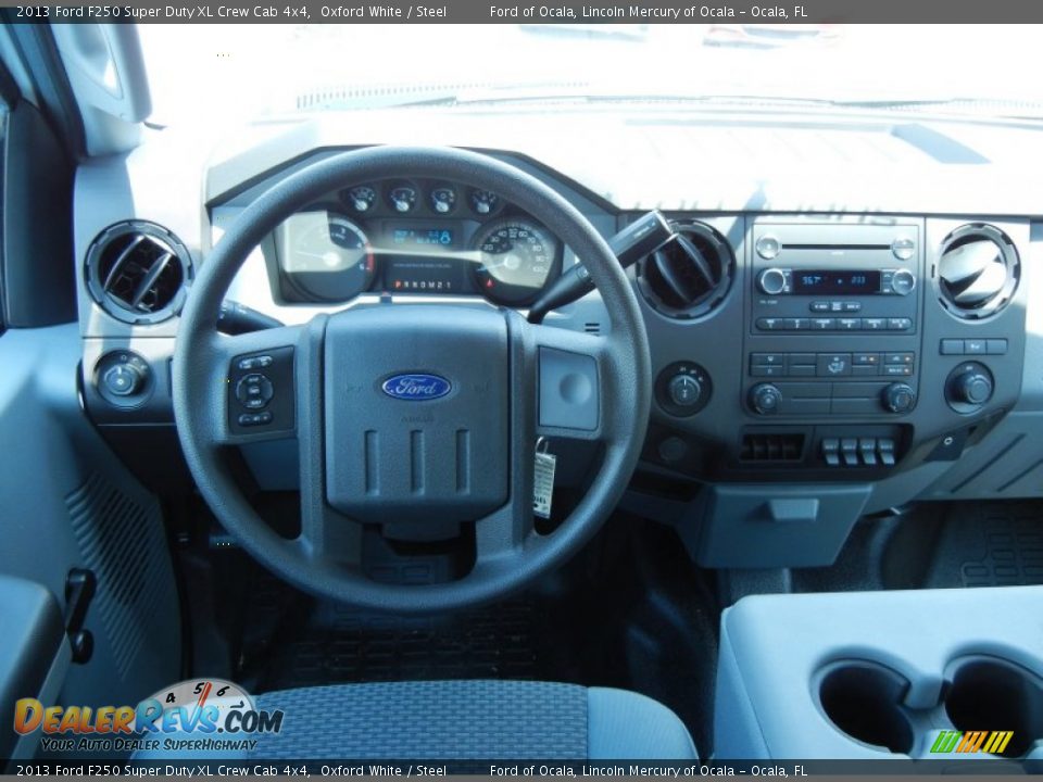 2013 Ford F250 Super Duty XL Crew Cab 4x4 Oxford White / Steel Photo #8