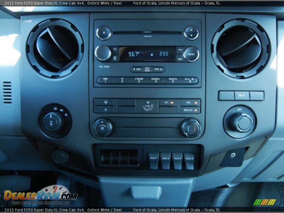 2013 Ford F250 Super Duty XL Crew Cab 4x4 Oxford White / Steel Photo #10
