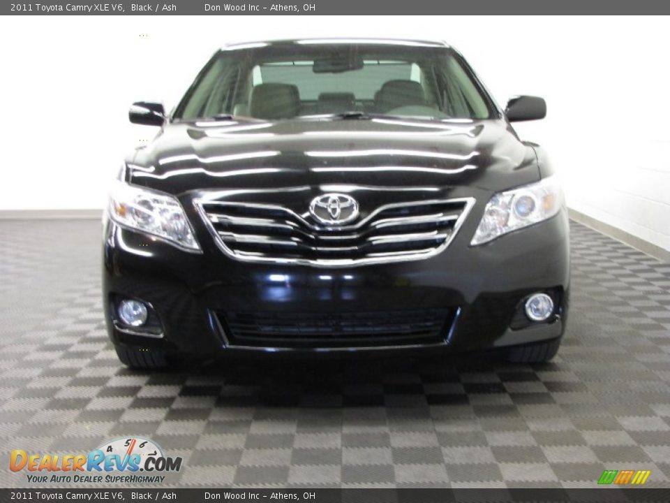 2011 Toyota Camry XLE V6 Black / Ash Photo #2