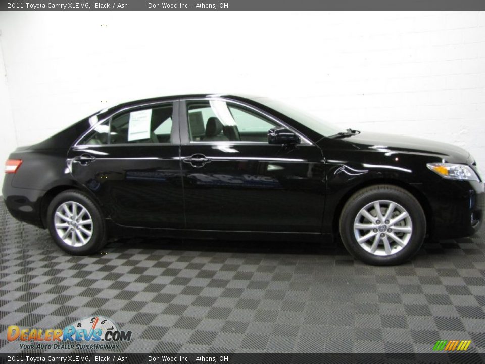 2011 Toyota Camry XLE V6 Black / Ash Photo #3