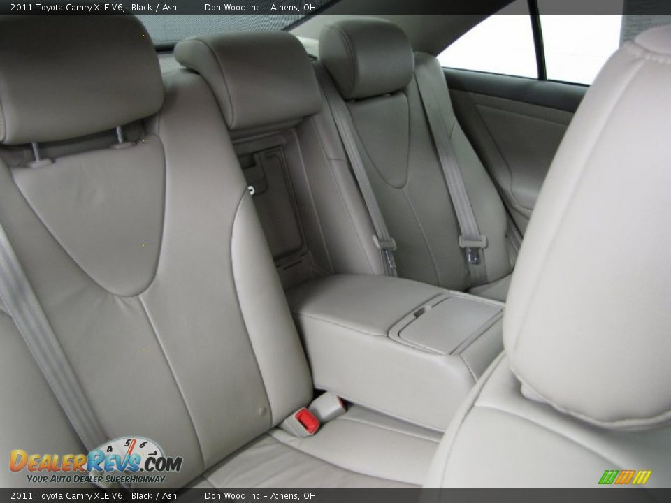 2011 Toyota Camry XLE V6 Black / Ash Photo #8