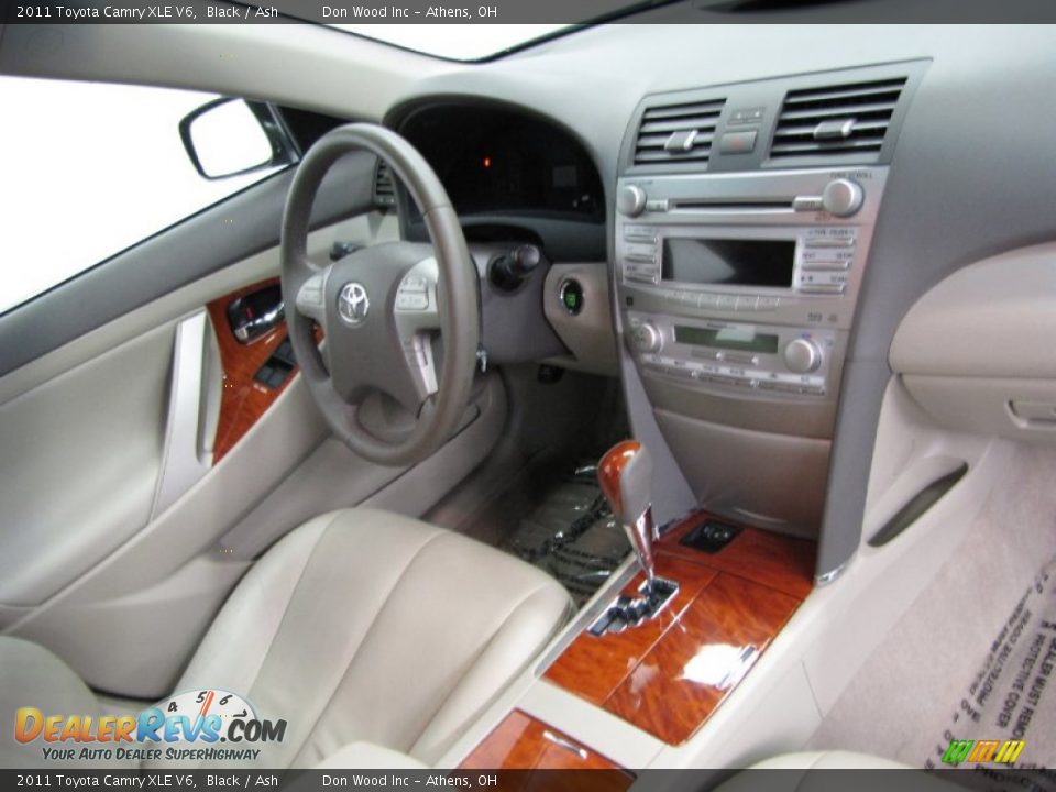 2011 Toyota Camry XLE V6 Black / Ash Photo #17