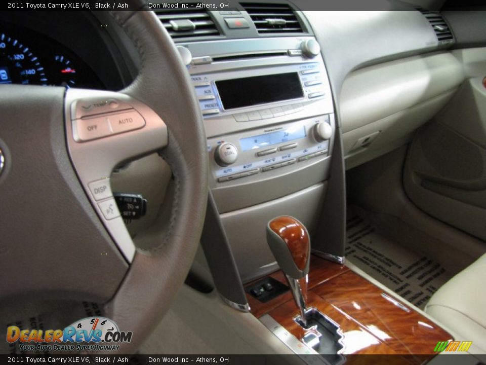 2011 Toyota Camry XLE V6 Black / Ash Photo #18