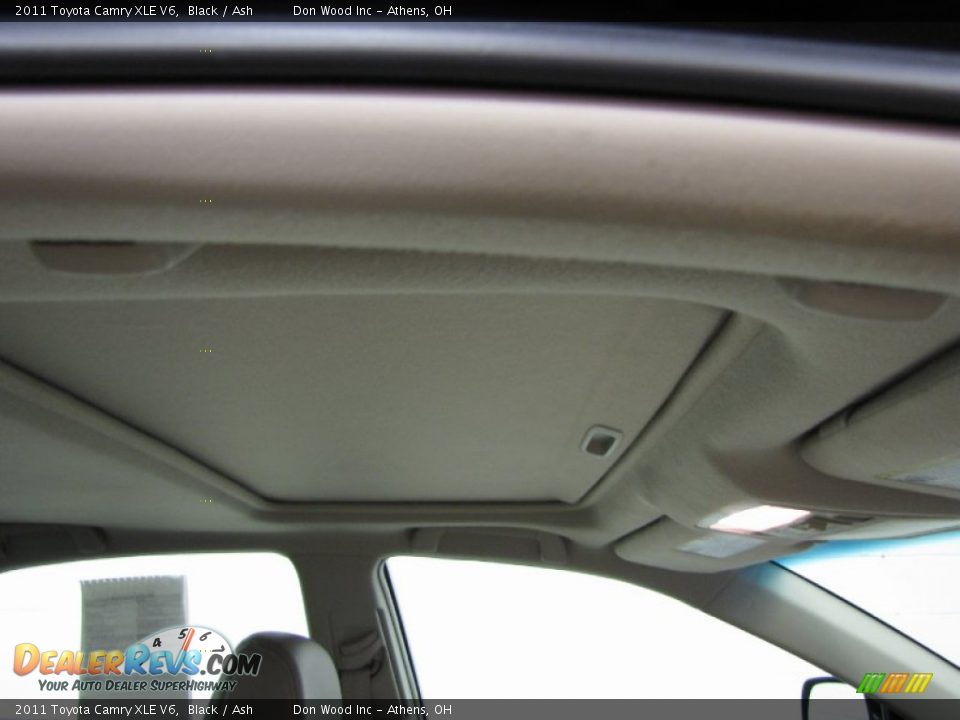 2011 Toyota Camry XLE V6 Black / Ash Photo #19
