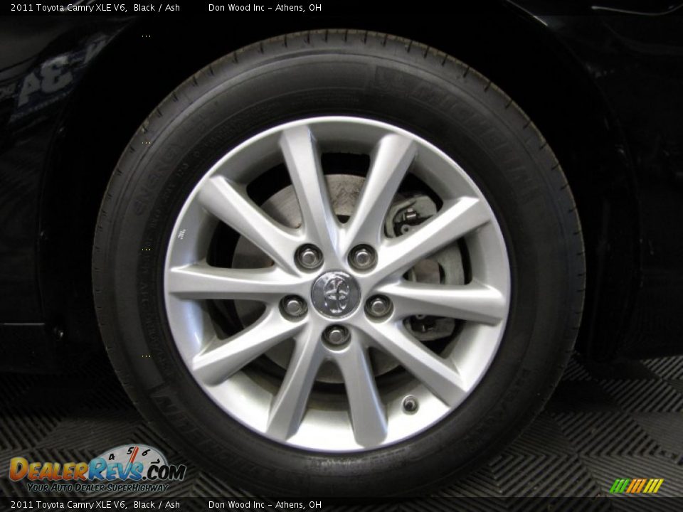2011 Toyota Camry XLE V6 Black / Ash Photo #23