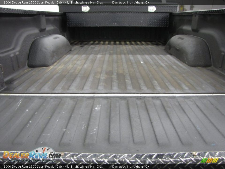 2000 Dodge Ram 1500 Sport Regular Cab 4x4 Bright White / Mist Gray Photo #4