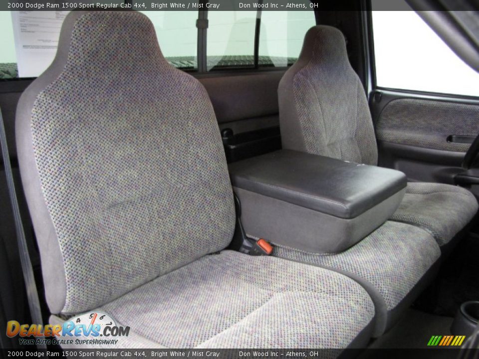 Front Seat of 2000 Dodge Ram 1500 Sport Regular Cab 4x4 Photo #8