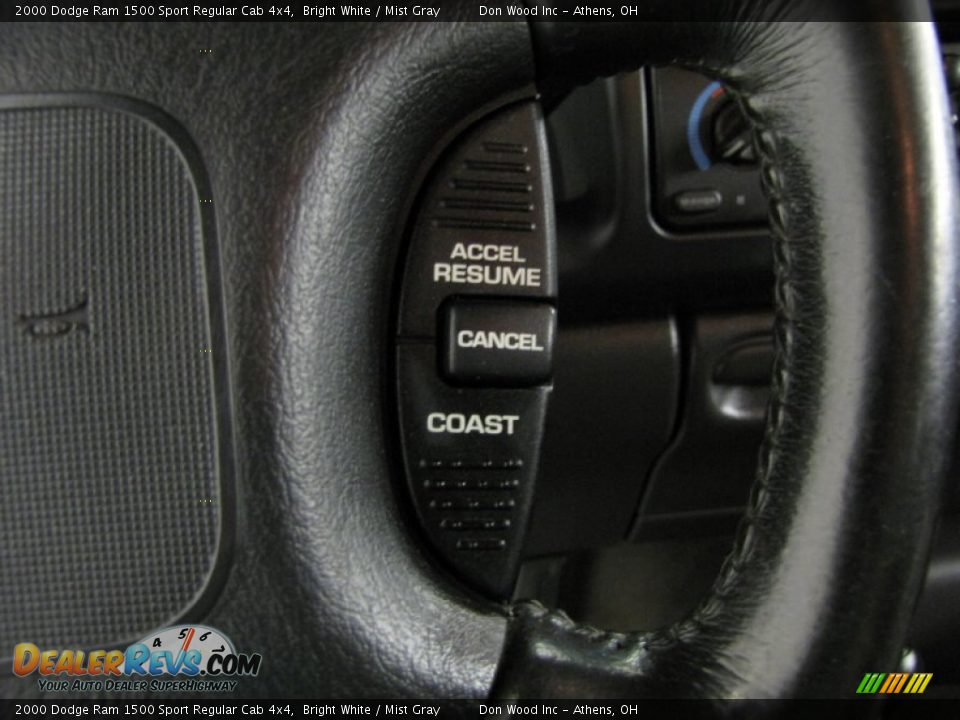 Controls of 2000 Dodge Ram 1500 Sport Regular Cab 4x4 Photo #14