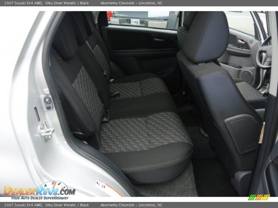 2007 Suzuki SX4 AWD Silky Silver Metallic / Black Photo #16