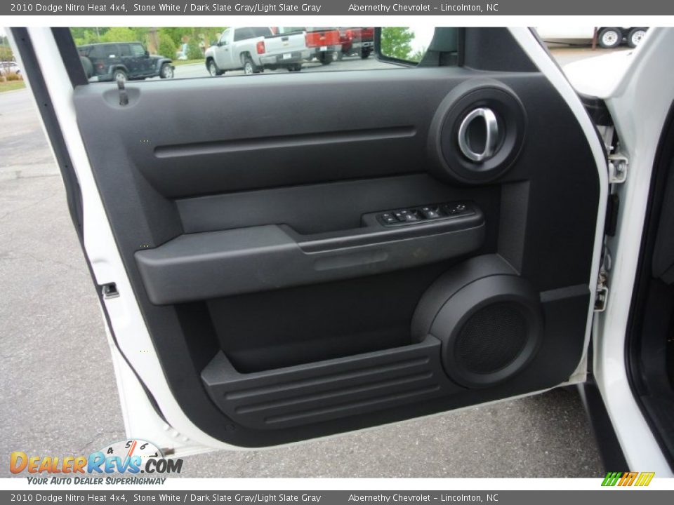 Door Panel of 2010 Dodge Nitro Heat 4x4 Photo #7