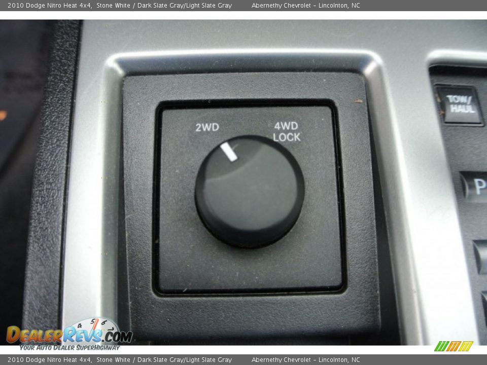 2010 Dodge Nitro Heat 4x4 Stone White / Dark Slate Gray/Light Slate Gray Photo #11