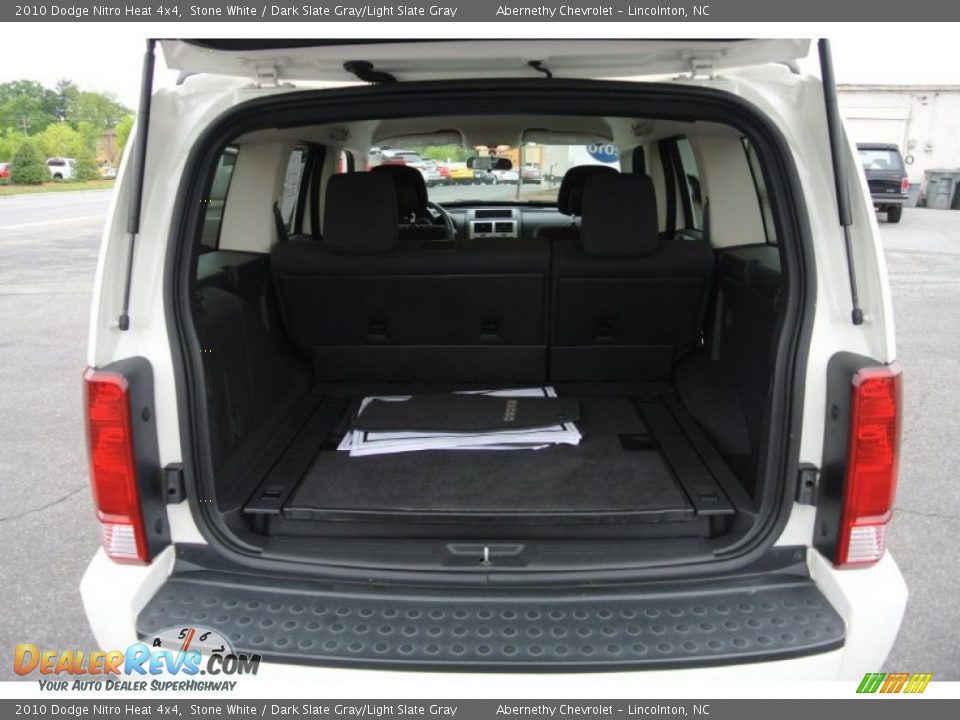 2010 Dodge Nitro Heat 4x4 Stone White / Dark Slate Gray/Light Slate Gray Photo #15