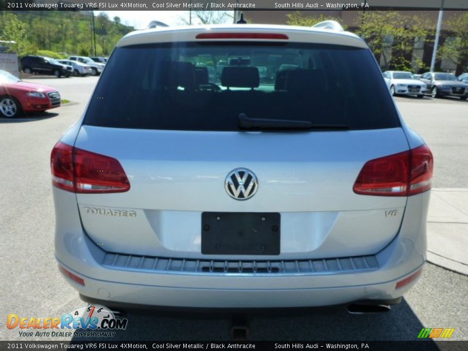 2011 Volkswagen Touareg VR6 FSI Lux 4XMotion Cool Silver Metallic / Black Anthracite Photo #4