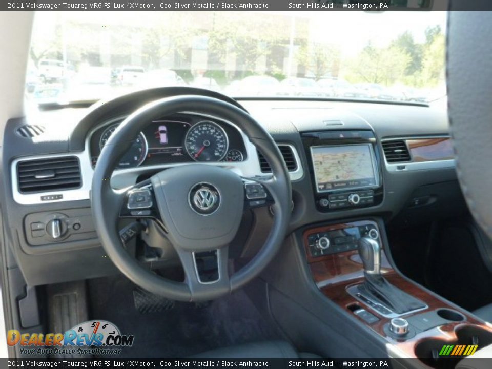 2011 Volkswagen Touareg VR6 FSI Lux 4XMotion Cool Silver Metallic / Black Anthracite Photo #12