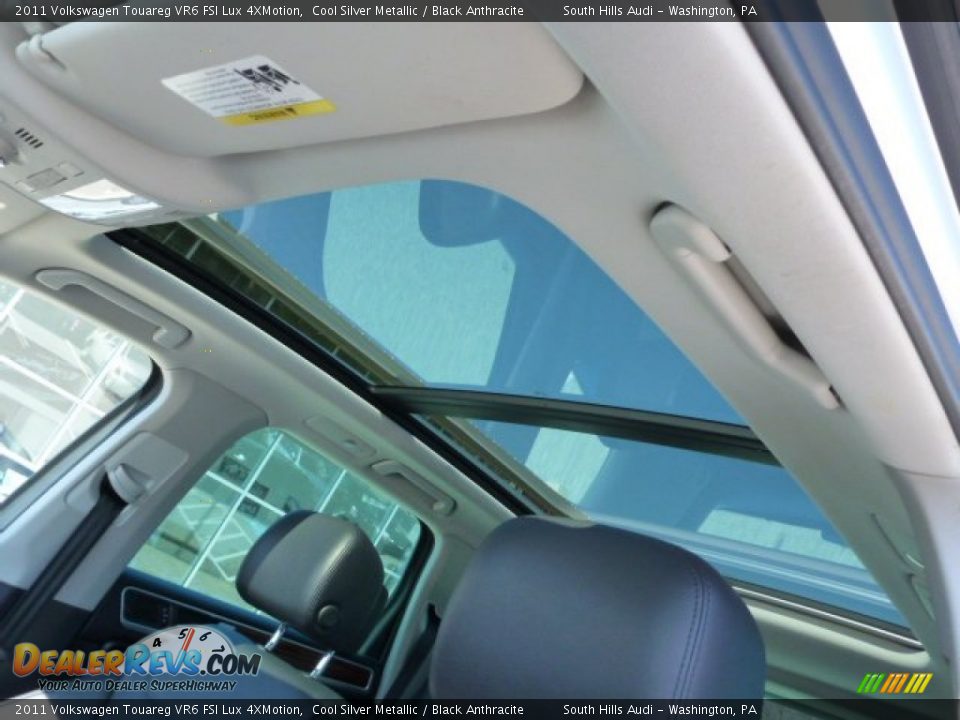 2011 Volkswagen Touareg VR6 FSI Lux 4XMotion Cool Silver Metallic / Black Anthracite Photo #15