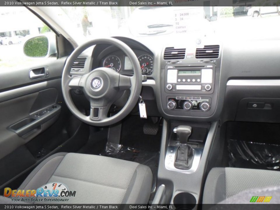 2010 Volkswagen Jetta S Sedan Reflex Silver Metallic / Titan Black Photo #12