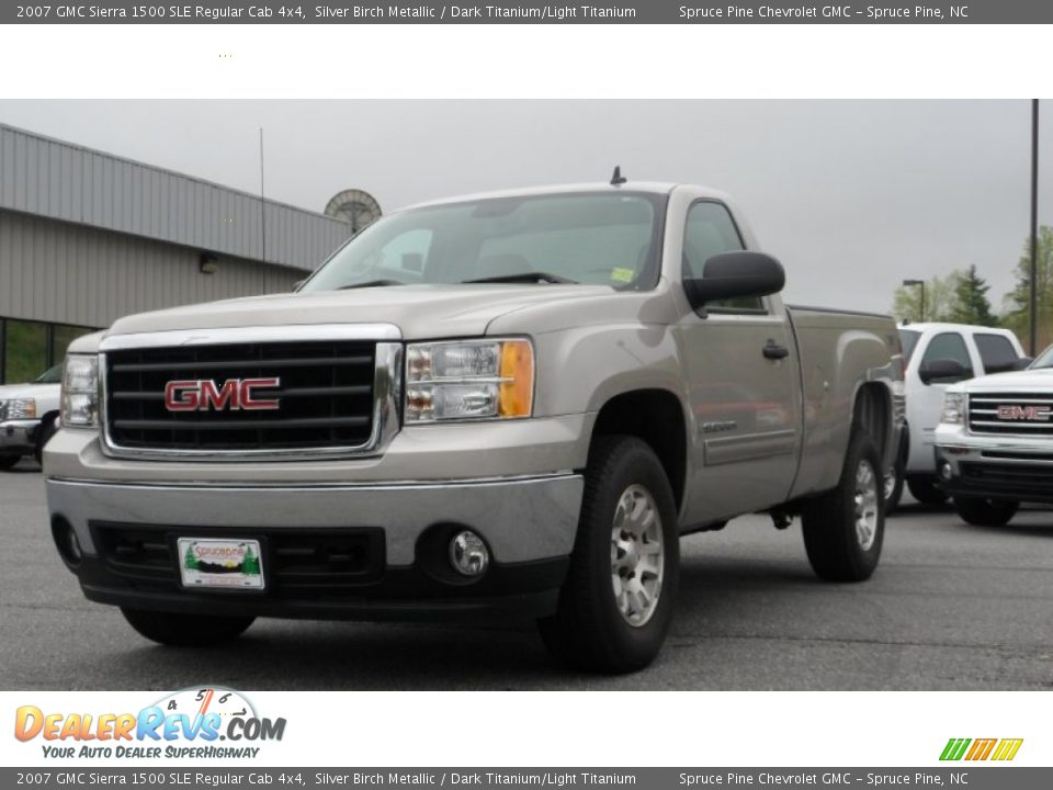 2007 GMC Sierra 1500 SLE Regular Cab 4x4 Silver Birch Metallic / Dark Titanium/Light Titanium Photo #2
