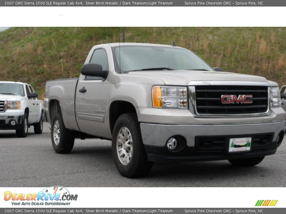 2007 GMC Sierra 1500 SLE Regular Cab 4x4 Silver Birch Metallic / Dark Titanium/Light Titanium Photo #4