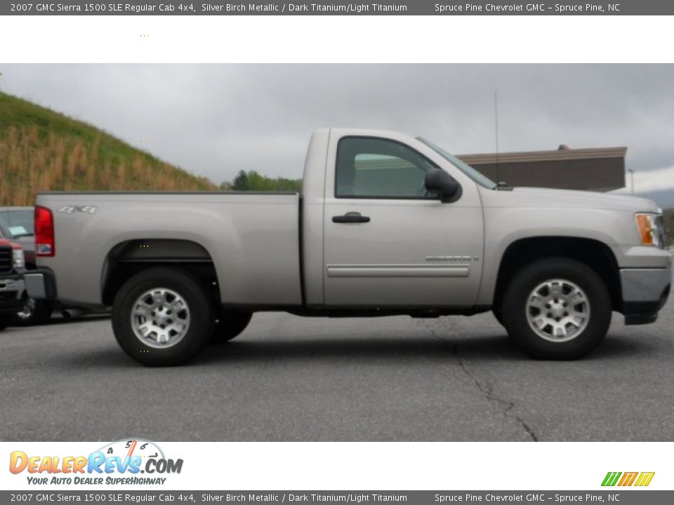2007 GMC Sierra 1500 SLE Regular Cab 4x4 Silver Birch Metallic / Dark Titanium/Light Titanium Photo #5