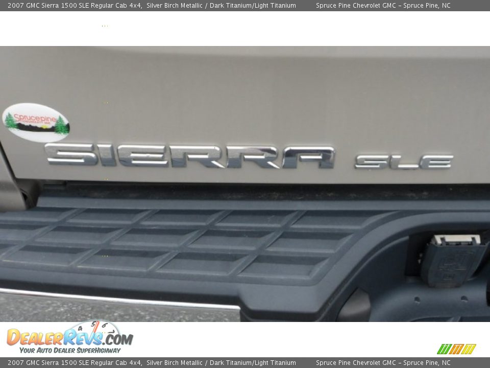 2007 GMC Sierra 1500 SLE Regular Cab 4x4 Silver Birch Metallic / Dark Titanium/Light Titanium Photo #9