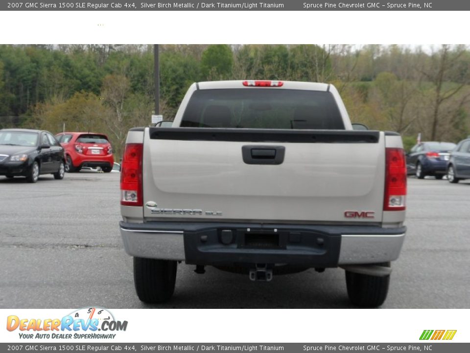 2007 GMC Sierra 1500 SLE Regular Cab 4x4 Silver Birch Metallic / Dark Titanium/Light Titanium Photo #10
