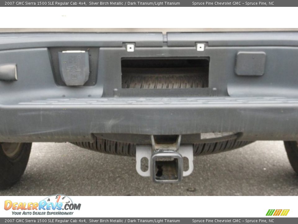2007 GMC Sierra 1500 SLE Regular Cab 4x4 Silver Birch Metallic / Dark Titanium/Light Titanium Photo #11