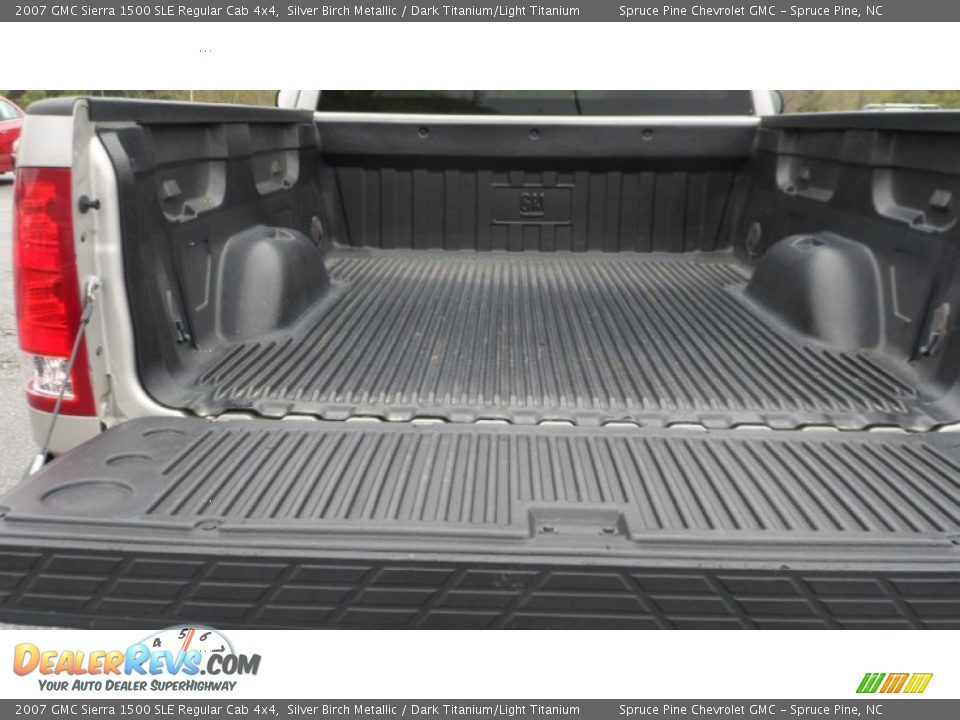 2007 GMC Sierra 1500 SLE Regular Cab 4x4 Silver Birch Metallic / Dark Titanium/Light Titanium Photo #12
