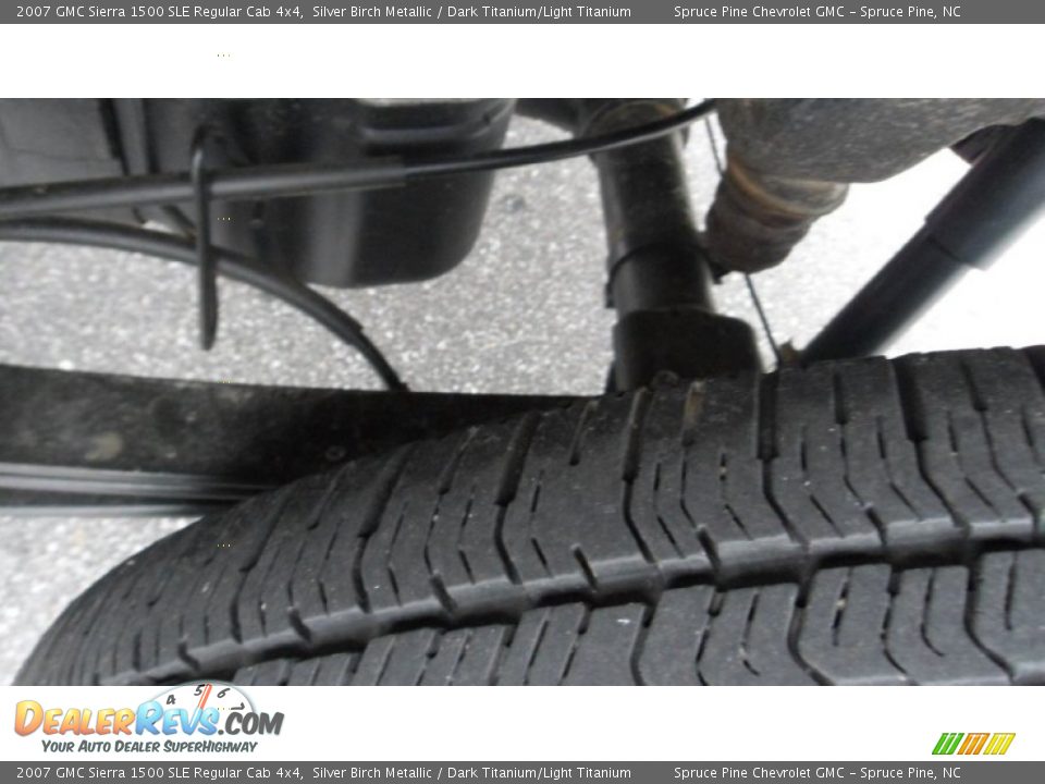 2007 GMC Sierra 1500 SLE Regular Cab 4x4 Silver Birch Metallic / Dark Titanium/Light Titanium Photo #14